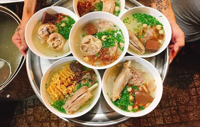 Quán bánh canh giò heo Sài Gòn