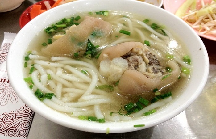 Quán bánh canh giò heo Sài Gòn