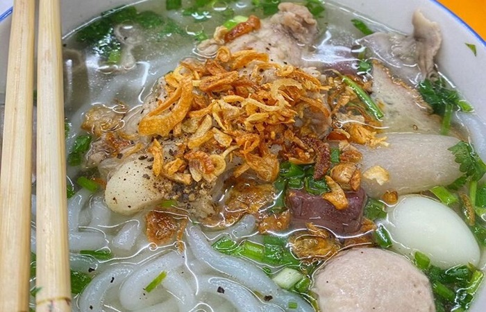 Quán bánh canh giò heo Sài Gòn