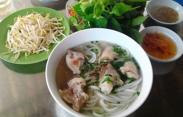 Quán bánh canh giò heo Sài Gòn