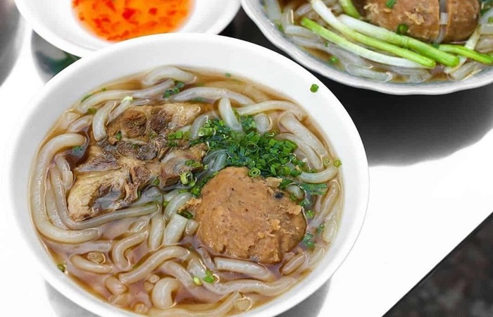 Quán bánh canh giò heo Sài Gòn