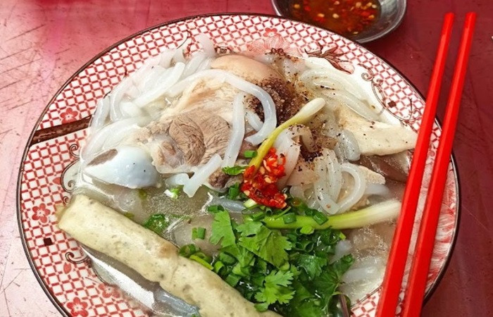 Quán bánh canh giò heo Sài Gòn