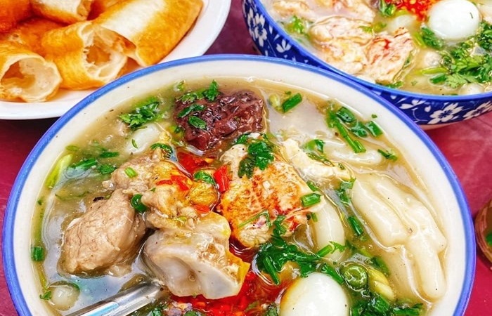 Quán bánh canh giò heo Sài Gòn