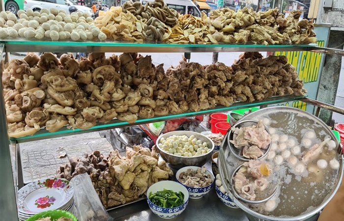 Quán bánh canh giò heo Sài Gòn