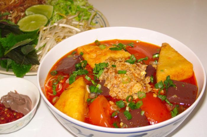 du lịch Sài Gòn ăn gì