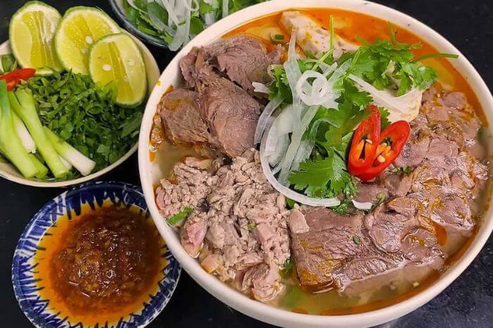 du lịch Sài Gòn ăn gì
