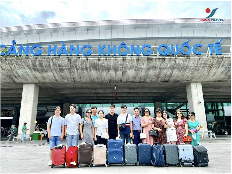 Khách hàng của Kavo Travel đặt chân tới sân bay Phú Quốc